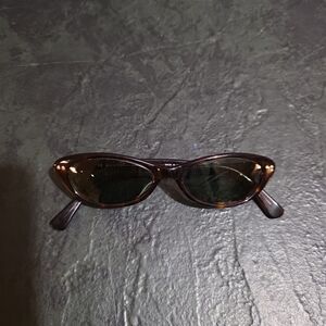 Guess Cateye Sunglasses Unknown Model Black